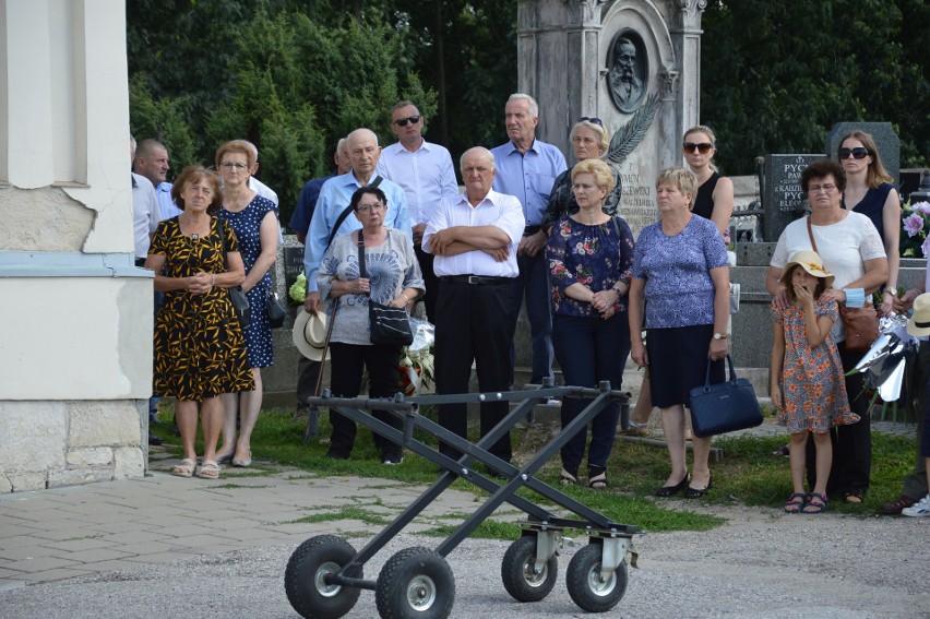 Ostatnie pożegnanie byłego wojewody i starosty. Zygmunt Szopa spoczął w Miechowie