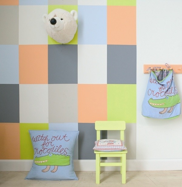 Kolorwe ściany w pokoju dzieckaW pokoju malucha sprawdzą się kolory pastelowe, które później można dopełnić elementami o bardziej intensywnej barwie.
