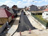 Nowy asfalt na Kilińskiego. To kolejna inwestycja w gminie Daleszyce. Zobaczcie zdjęcia z drona