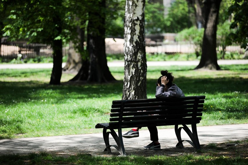 Kraków. Po deszczu przyszło słońce, więc mieszkańcy odpoczywają w parkach i na Błoniach [ZDJĘCIA]