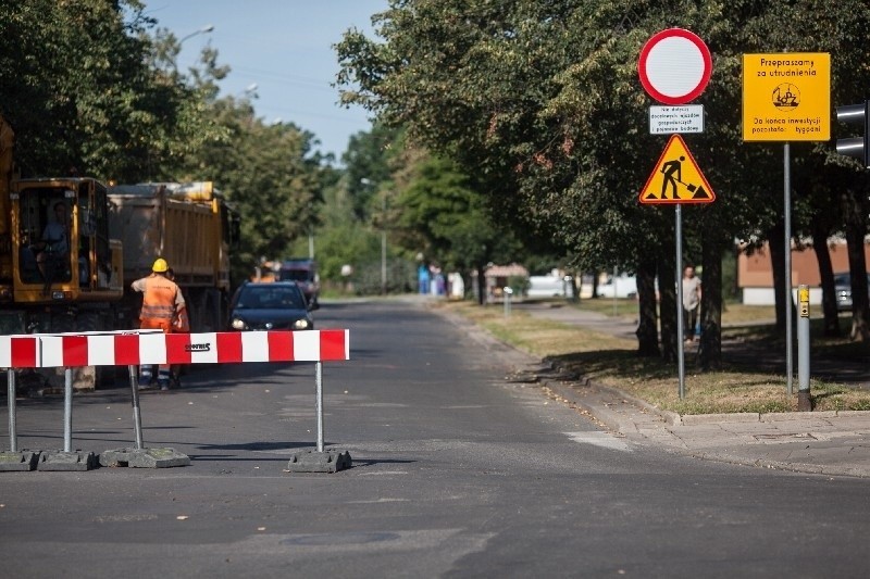 Rozkopany Teofilów. Ulica Rojna ma być bezpieczna [PLANY]