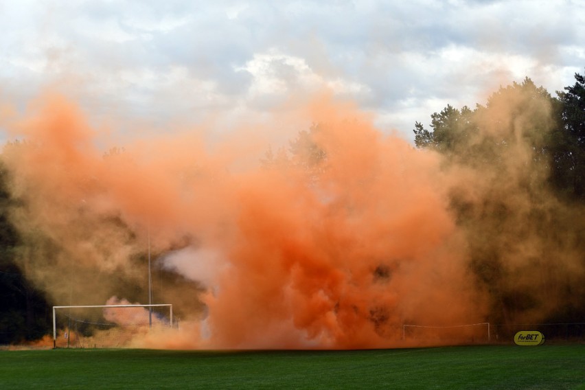 Okręgowy Puchar Polski. 16 drużyn, 8 meczów, 16 godzin Radości z futbolu