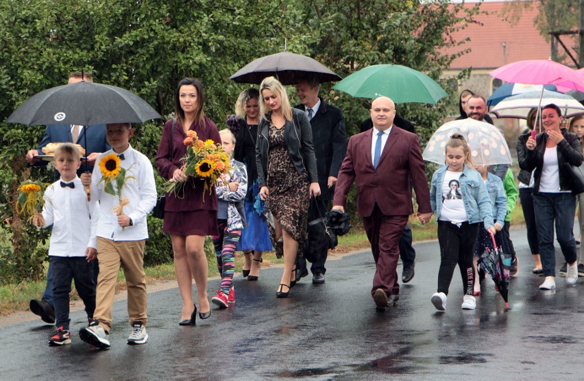 Święto plonów w gminie Rogóźno obficie zakrapiane deszczem....