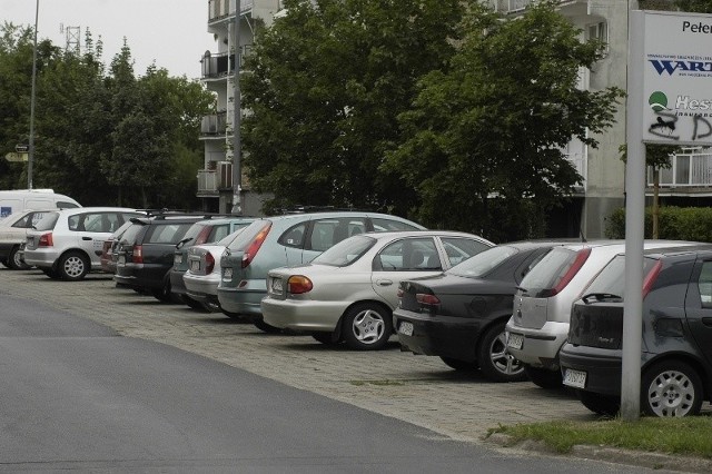 Spółdzielnia wprowadza opłaty za parkowanie przy blokach