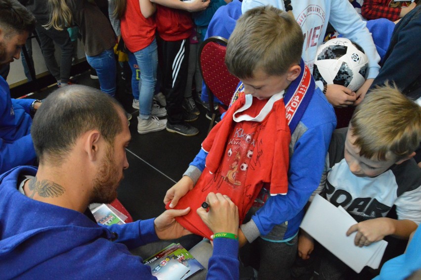 Tego popołudnia kibice Wisły długo nie zapomną! Carlitos, Paweł Brożek, Arkadiusz Głowacki i reszta drużyny odwiedziła Dobczyce