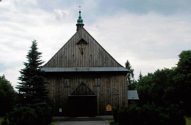 Drewniany kościółek z Niegowici stoi dziś w Mętkowie
