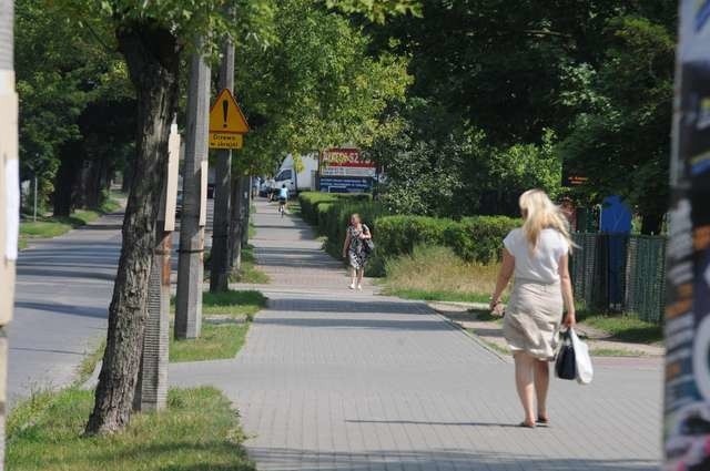 W wyniku remontu po obu stronach ulicy Grunwaldzkiej pojawić się mają chodniki z kostki. Poza tym zadaniem drogowców jest wymiana nawierzchni i oświetlenia