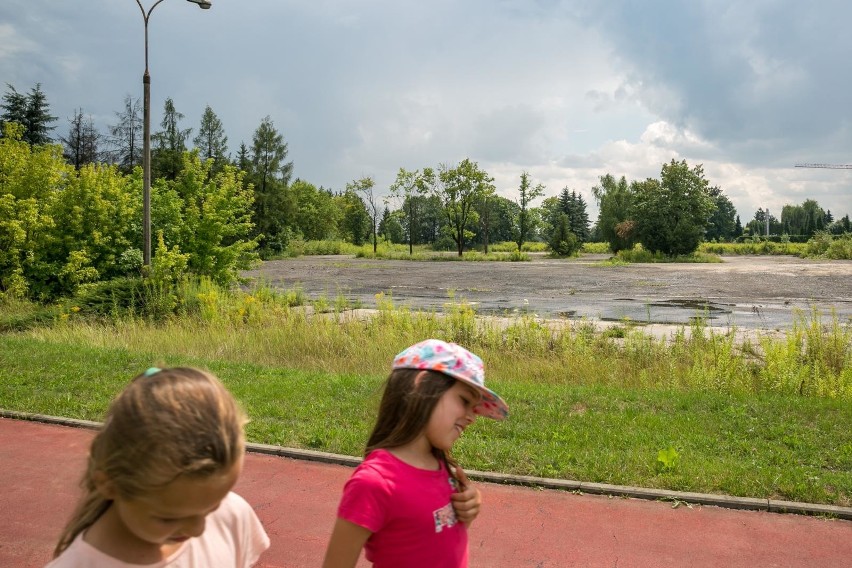 - Mamy teren, który nie pracuje dla miasta jako majątek, ani...