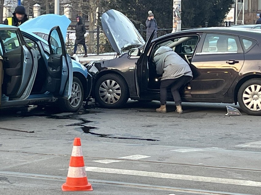 Wypadek na skrzyżowaniu ul. Krupniczej z Podwalem we...