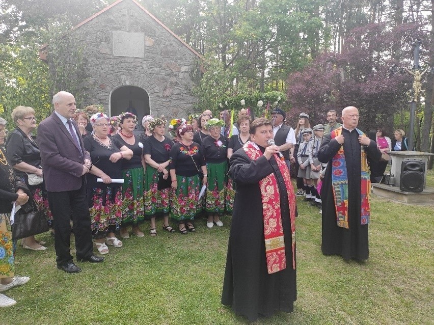 Mieszkańcy Borkowic świętowali w ostatnia niedziele na majówce na Krakowej Górze – była msza i festyn