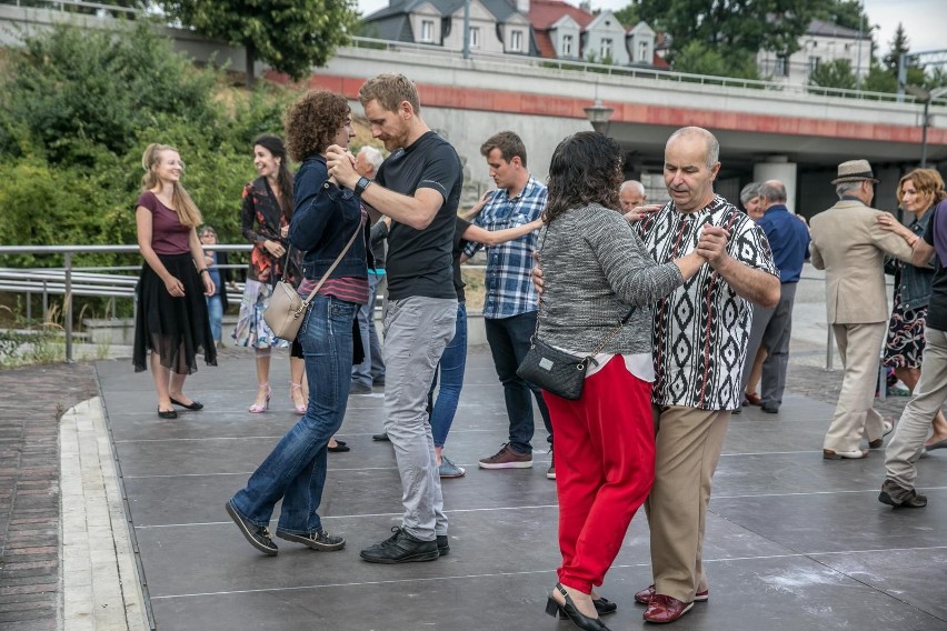 Księga rekordów Guinnessa po raz pierwszy ukazała się w...