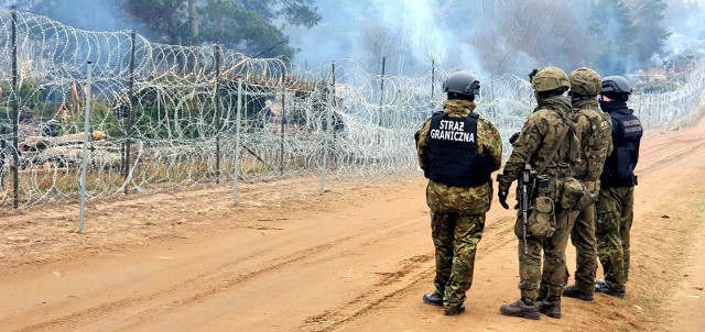 Granica polsko-białoruska pilnowana przez funkcjonariuszy Straży Granicznej