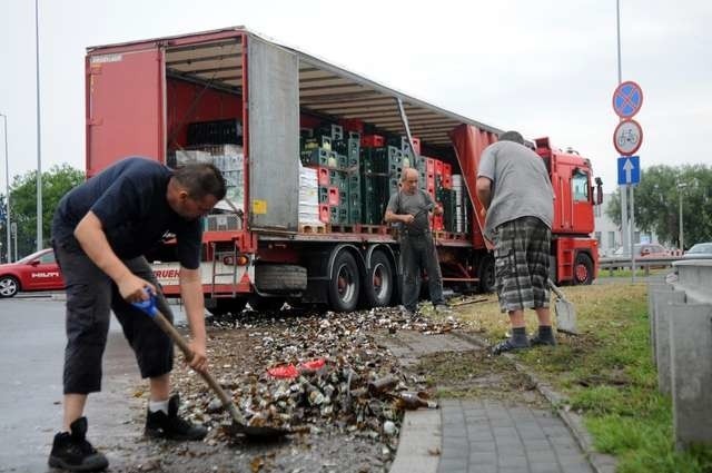 Przez wypadek TIR-a na rondzie Łódzka przejazd został na kilka godzin zablokowany