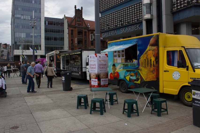 Zlot food trukców na rynku w Katowicach