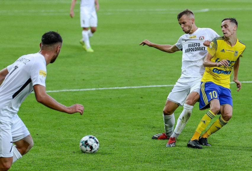 Arka Gdynia pokonała Puszczę Niepołomice 3:2 (1:0).