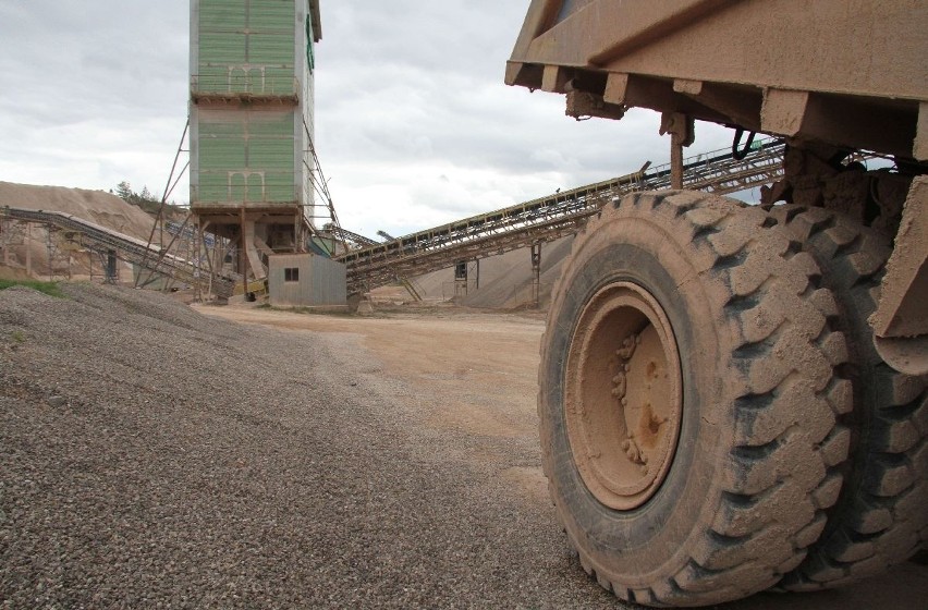 Komornik w Świętokrzyskich Kopalniach Surowców Mineralnych! Wstrzymano pracę, są zatrzymania