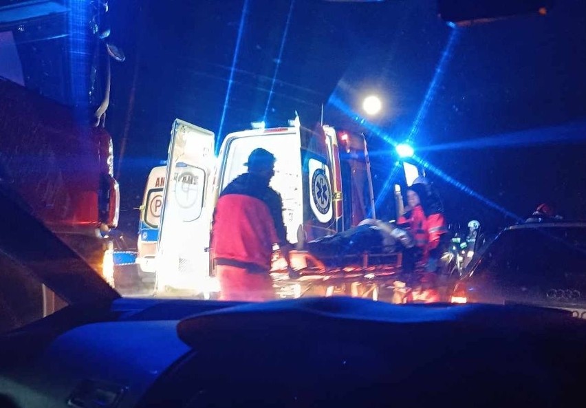 Karambol na autostradzie A4 w miejscowości Kozodrza. W zderzeniu 3 samochodów, ranne zostały dwie osoby [ZDJĘCIA]