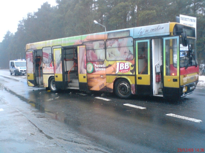 Wypadek z udziałem autobusu MZK