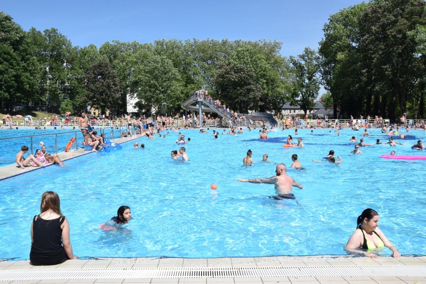 Bielsko-Biała: Kąpielisko Panorama przeżywa oblężenie [ZDJĘCIA]