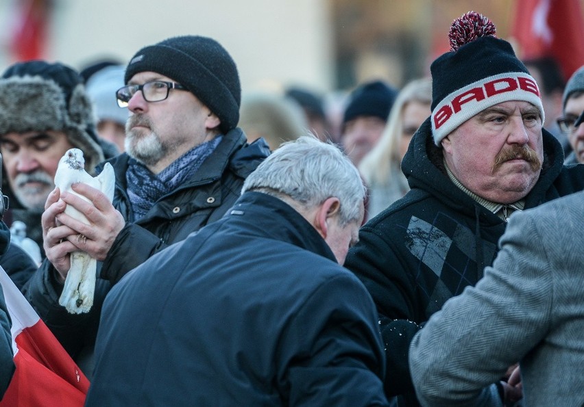 Cały Gdańsk wierzy, że dobro zwycięży! "Nikt nie chciał w tych chwilach być sam. Dlatego tak wszyscy lgnęli do siebie"