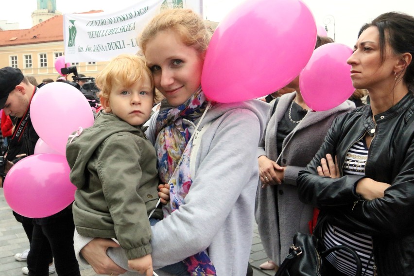 Marsz Różowej Wstążki w Lublinie. To przypomnienie o badaniach dla kobiet (ZDJĘCIA)