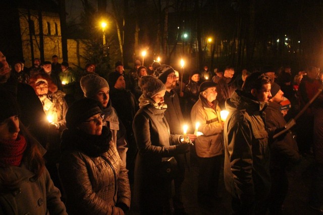 Wielki Piątek 2015: Droga krzyżowa w katowickich Panewnikach