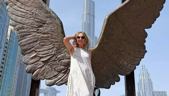 Takie oto niezwykłej urody monumentalne zdjęcie, wpisane w słynną rzeźbę Skrzydła Meksyku (Wings of Mexico) w Dubaju, zrobiła sobie znana, utalentowana kielecka projektantka mody, Justyna Petelicka.