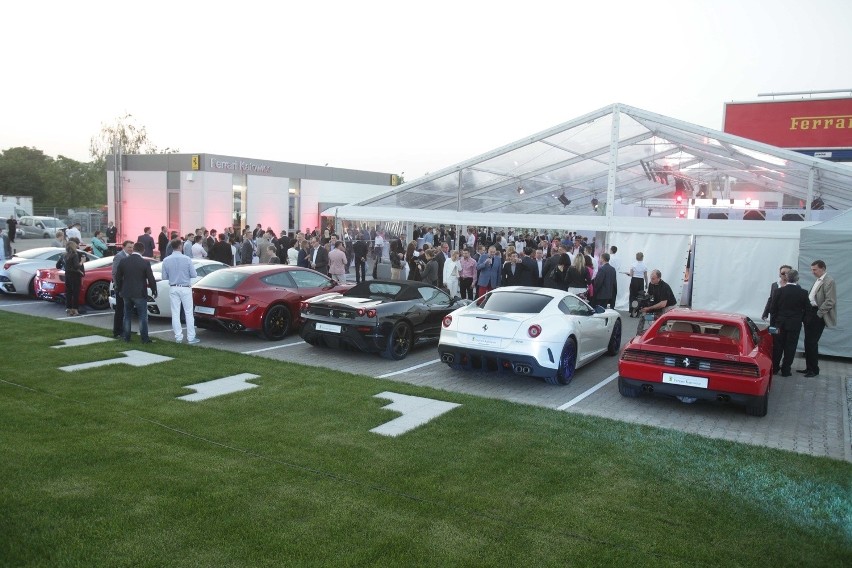 Katowicki salon Ferrari sprzedał pierwsze auto!