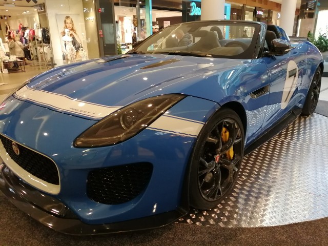 Dopiero co zakończyły się targi motoryzacyjne Poznań Motor Show 2019, a już miłośnicy pięknych samochodów mają kolejne powody do zadowolenia. W centrum handlowym Avenida można podziwiać wystawę jednej z podziwianych, prestiżowych marek – brytyjskiego Jaguara.  Kolejne zdjęcie --->