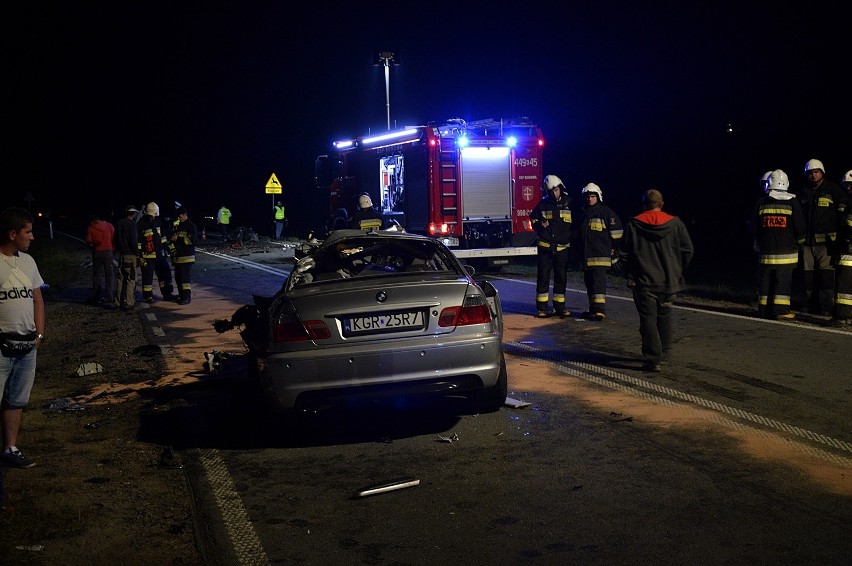 Poważny wypadek w Bobowej. Śmigłowiec LPR zabrał najciężej rannego mężczyznę [AKTUALIZACJA] [ZDJĘCIA]