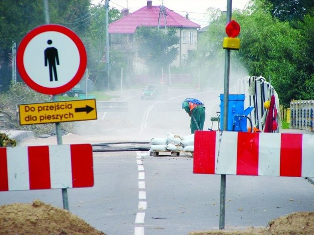 Podróżni jadący przez Bielsk Podlaski do Białowieży muszą kierować się objazdami, bo most na rzece Białej jest w remoncie