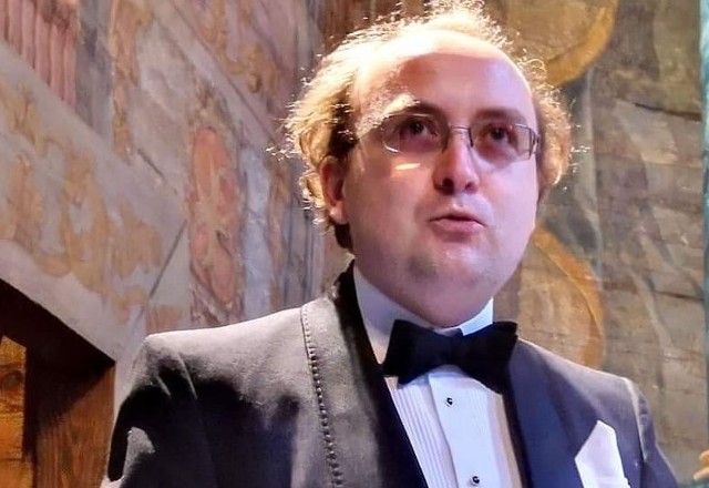 Emanuel Bączkowski zagra na organach.