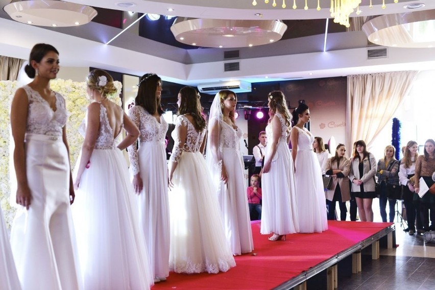 Ponad 1110 gości na Targach Ślubnych w Camelii w Lubachowach. Piękne modelki prezentowały suknie ślubne z najnowszych kolekcji (DUŻO ZDJĘĆ)