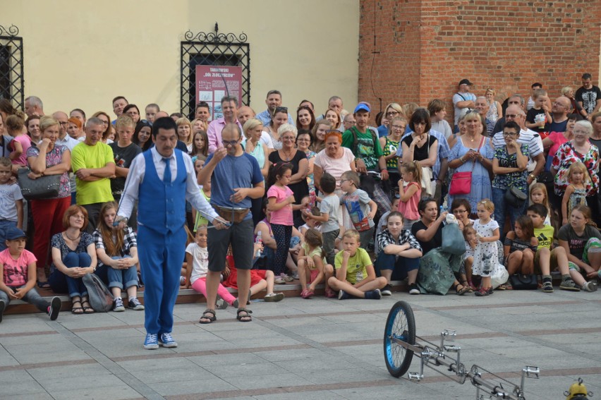 Tarnów. Pół miasta chciało mieć selfie z Mr Tartuffo (ZDJĘCIA)