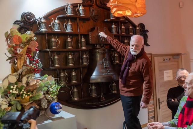Starszyzna Bractwa Dzwonników Dzwonu Zygmunt złożyła w skarbczyku pamiątki związane z rokiem jubileuszowym 500-lecia dzwonu