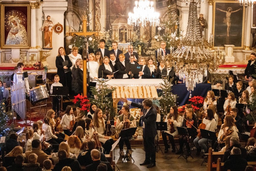 Koncert kolęd w Supraślu. W Kościele pw. Świętej Trójcy uhonorowano Jana Młyńskiego [ZDJĘCIA]