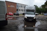 Parking pod Szpitalem Powiatowym w Lublińcu woła o pomstę do nieba. Ale szanse są tylko na zwykłe utwardzenie ZDJĘCIA