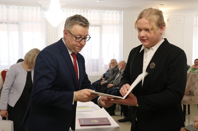 Filip Ostrowski uczeń ostrowieckiego „Staszica” został laureatem eliminacji centralnych XLIX Olimpiady Historycznej