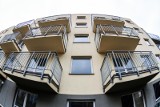 Kilkudziesięciu klientów spółki Dom M4 w Bydgoszczy po latach ma dostać klucze do "nowych" mieszkań