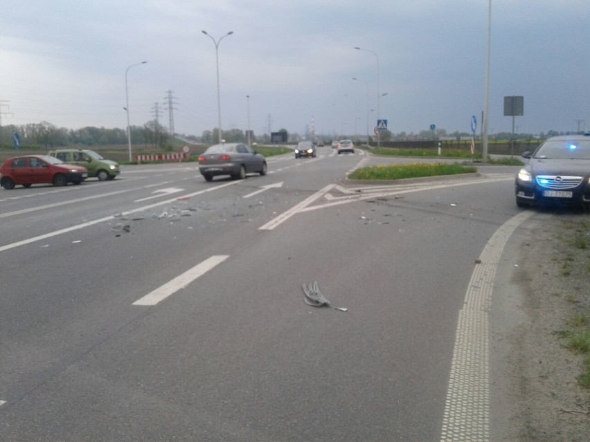Wypadek na wschodniej obwodnicy Wrocławia. Tworzą się korki [ZDJĘCIA]