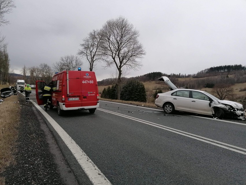 Droga Wrocław - Jelenia Góra zablokowana. Groźny wypadek na drodzej krajowej 3