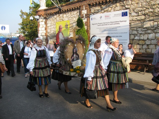 Delegaci z Odrzywolu, także w strojach ludowych, uczestniczyli w rolniczej pielgrzymce na Jasną Górę.