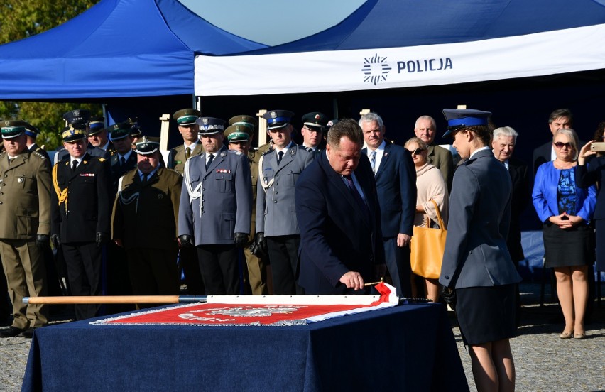 Komenda Powiatowa Policji w Sejnach ma już swój sztandar (zdjęcia)