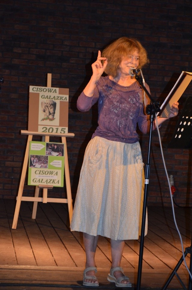 Anna Romantowska w Cekcynie Aktorka pięknie czytała  wiersze różnych poetów.