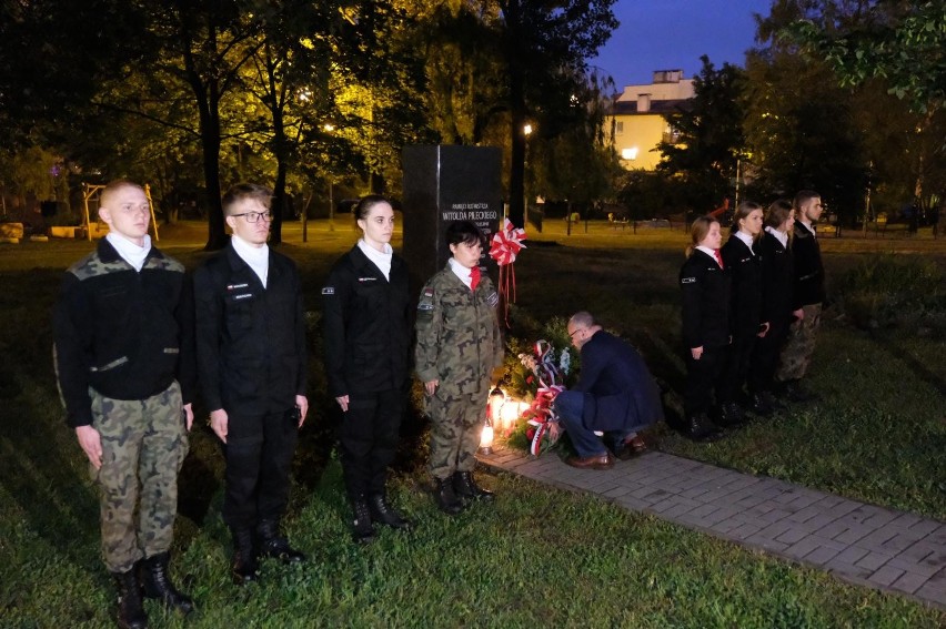 W środę 25 maja o godzinie 21.30, dokładnie 74 lata po...