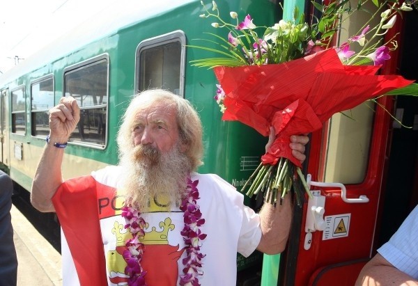 Aleksander Doba, 68-letni kajakarz z Polic, dwukrotny pogromca Atlantyku rywalizuje z 10 najsławniejszymi podróżnikami świata.