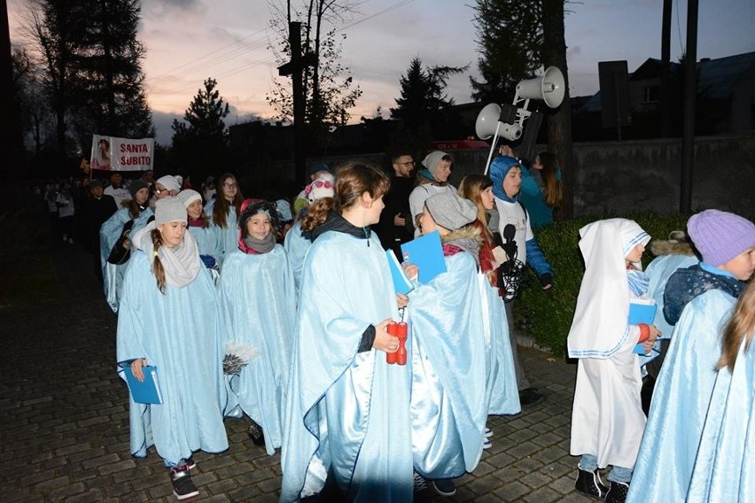 Libiąż. Przez miasto przeszedł orszak świętych [ZDJĘCIA]