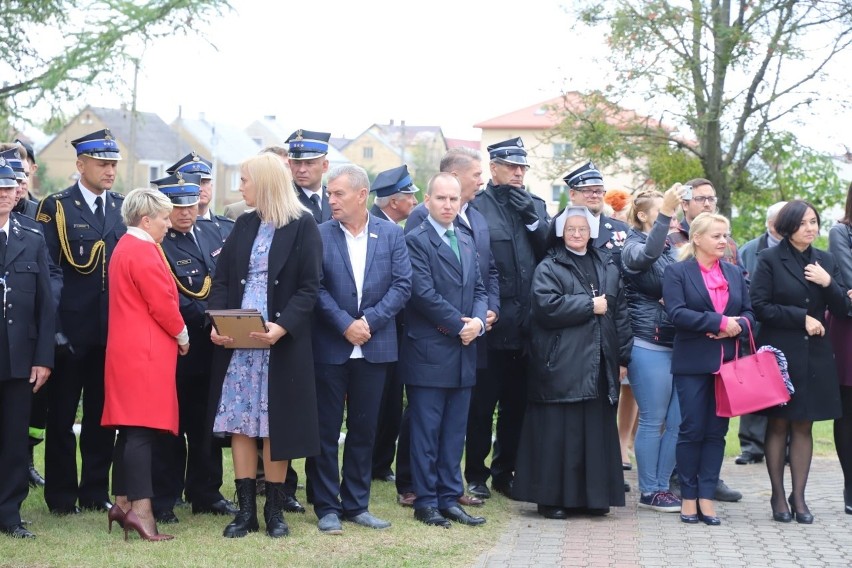 Nowe wozy dla strażaków z powiatu monieckiego. W uroczystości wziął udział minister Adam Andruszkiewicz