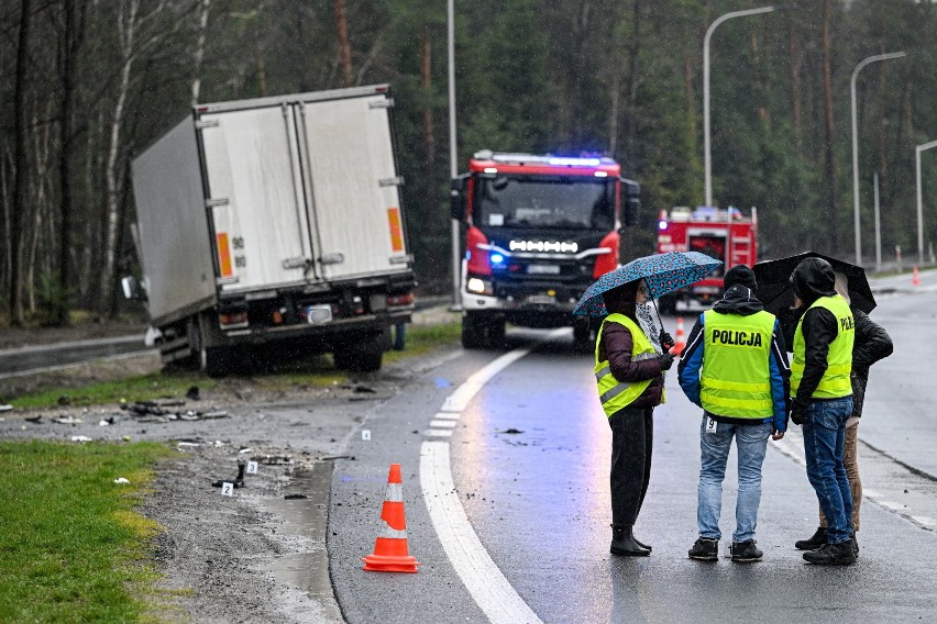 Miejsce śmiertelnego wypadku na drodze krajowej nr 9 między...