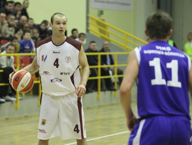 Łukasz Grzegorzewski rzucił 10 pkt i miał 4 zbiórki.